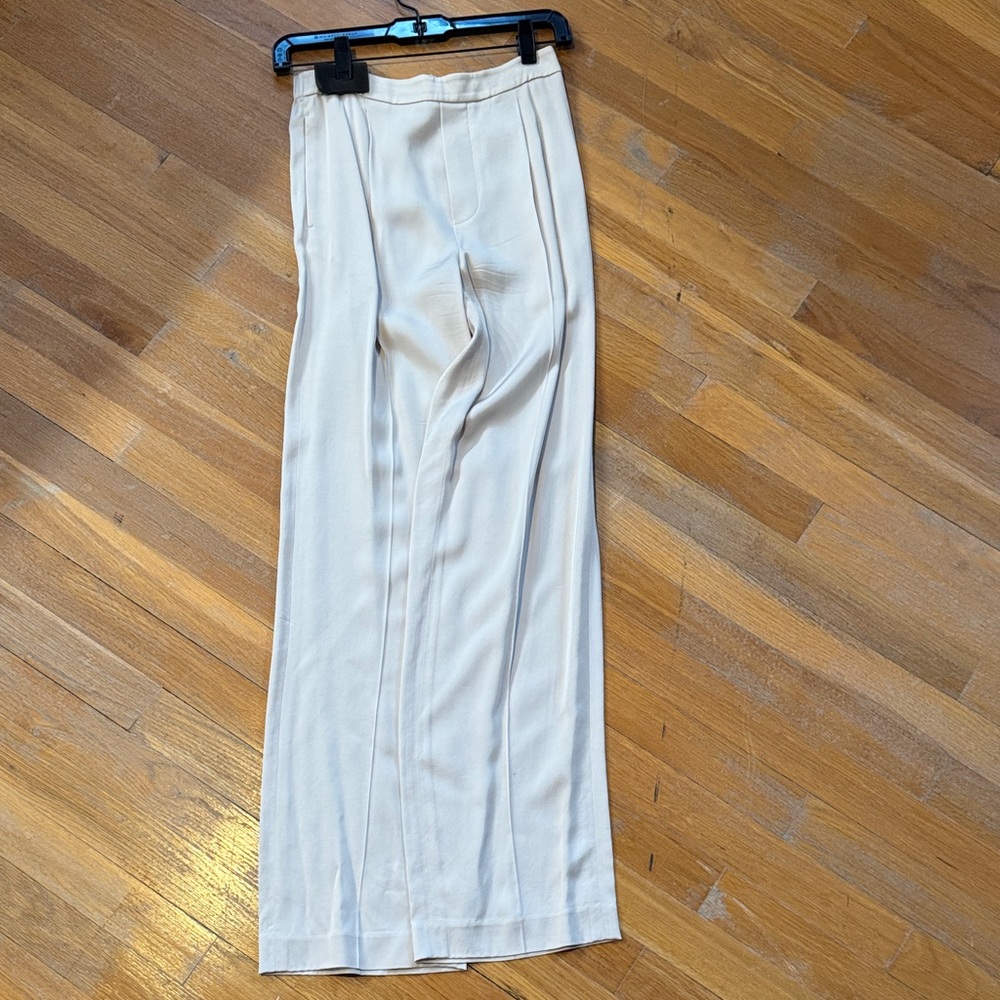 Vince Cream Silky Pleated Trousers S/P